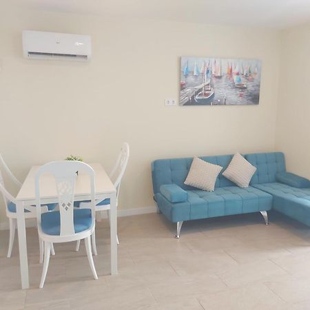 Estudio Luminoso En Puerto Marina بينالماذينا المظهر الخارجي الصورة