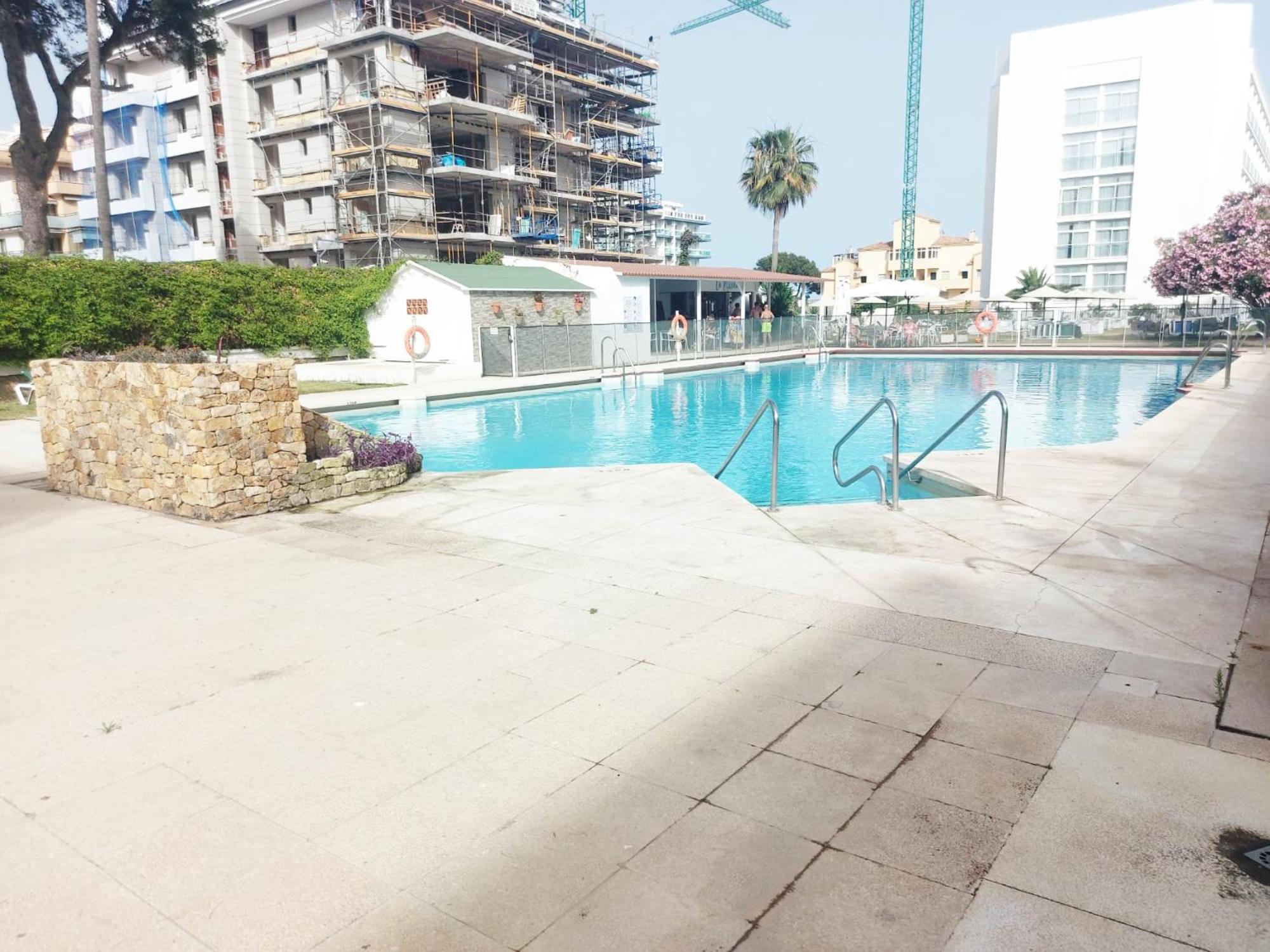 Estudio Luminoso En Puerto Marina بينالماذينا المظهر الخارجي الصورة